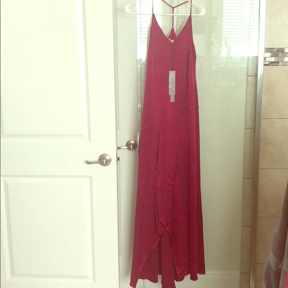 HALSTON HERITAGE
Satin gown